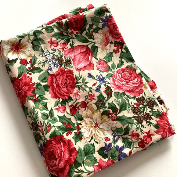 1 Piece of Cotton Fabric Red Floral Flowers Quilting Sewing 1 Meter Material - Picture 2 of 3